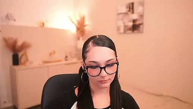 Ellediane18 online show from March 16, 1:37 pm