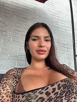 RaniaSnow online show from July 28, 1:32 pm