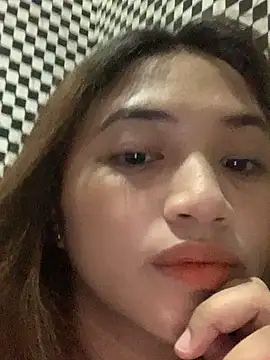 urcutiegelai online show from March 15, 1:35 pm