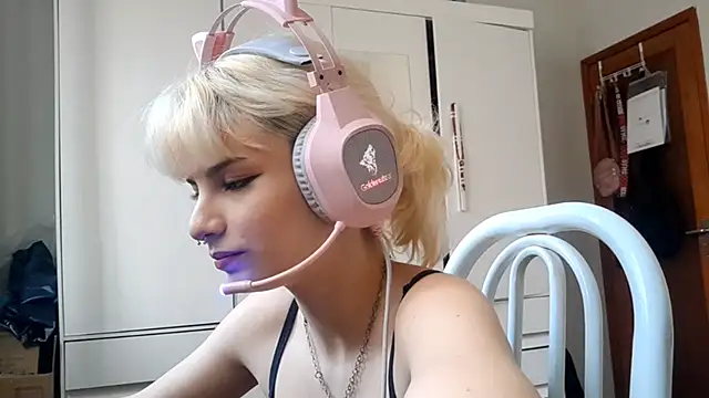 JustinCerqueira online show from March 17, 4:22 pm