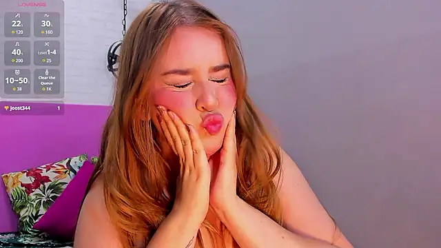 Sandy Hanson online show from March 11, 11:18 pm