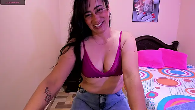 sara florez12 online show from May 26, 12:37 pm