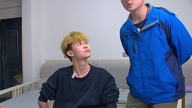 Chili-001 online show from March 18, 2:33 pm