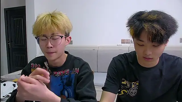 Chili-001 online show from March 15, 10:28 am