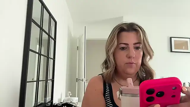 annabellewarick online show from July 8, 9:22 am