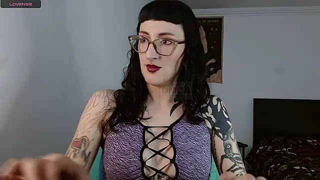 VelvetVal  online show from May 4, 4:44 pm