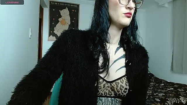 VelvetVal  online show from April 20, 5:16 pm