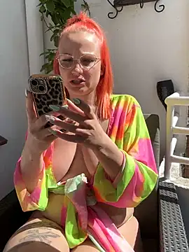 Fiebie licious  online show from April 29, 12:52 pm