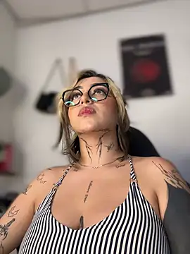 CarolQueen1  online show from March 14, 2:51 pm