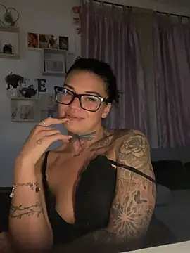 StellaZoey online show from March 23, 11:00 pm