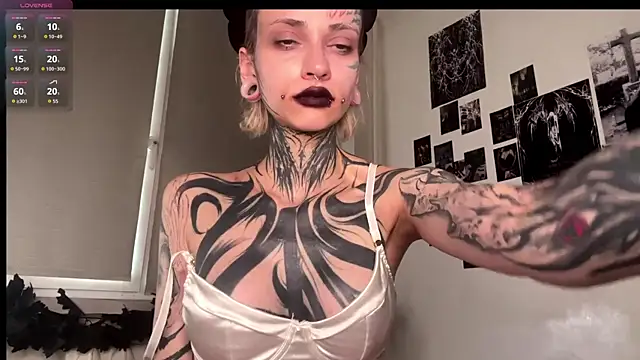 KizzieSherbert online show from June 18, 2:22 pm