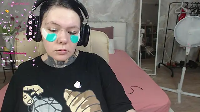 Qwerty Anna Lbo online show from March 12, 3:53 am