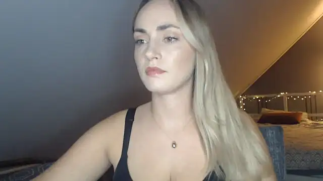 ScarlettSensitive online show from July 21, 8:09 pm