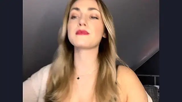 ScarlettSensitive online show from May 1, 2:20 pm