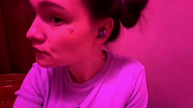 Hannatrai online show from March 11, 5:48 pm