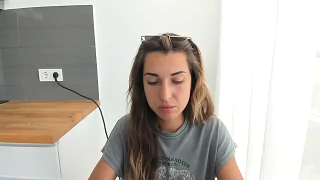 summmmersky1 online show from July 11, 1:44 pm