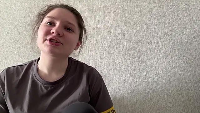 Emmiebutwihu online show from May 2, 1:42 am
