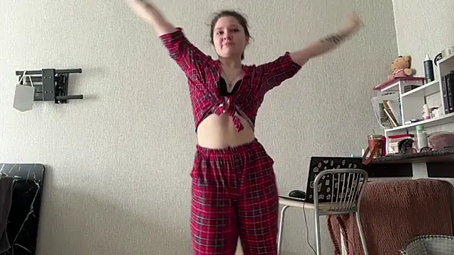 Emmiebutwihu online show from May 4, 12:36 am