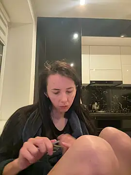 Oliviyaa kiss  online show from March 13, 7:15 pm