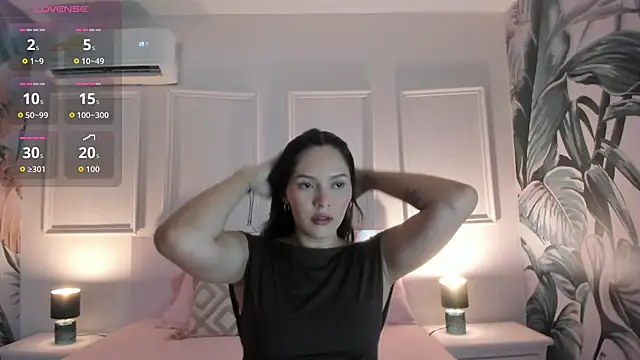 Adalyn Cute online show from July 25, 1:29 pm