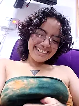 Kittylatina  online show from March 14, 3:18 am