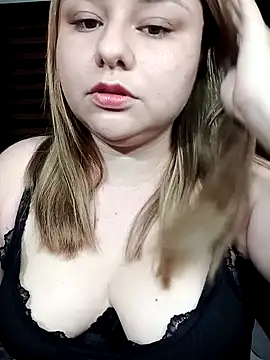 jennyyhottt online show from April 22, 4:59 pm