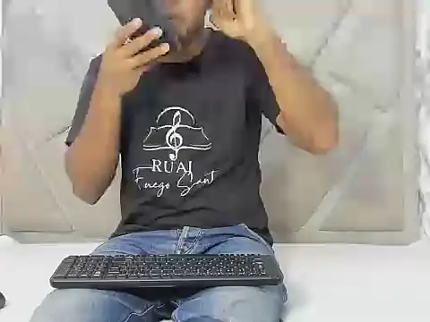 SadieAndJason online show from March 17, 12:42 pm