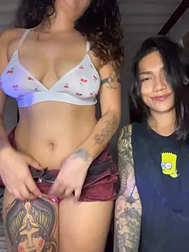 Twoshotsparty420 online show from June 15, 2:34 am