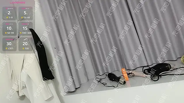 L-Liangling online show from April 15, 11:33 am