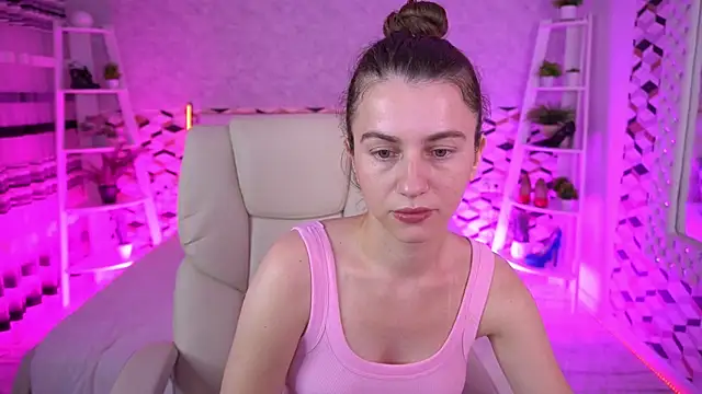 LittleJulii online show from June 19, 12:41 pm