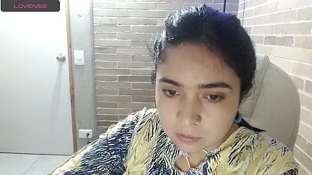 sweet-little online show from June 12, 3:36 am