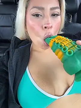 mxmxee online show from March 17, 3:16 pm