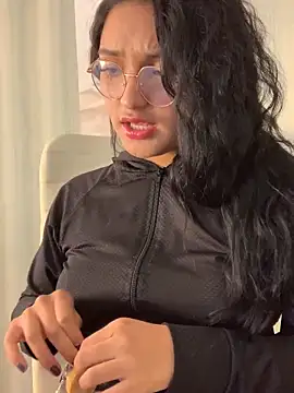 Bella Pinkk online show from March 13, 7:04 pm