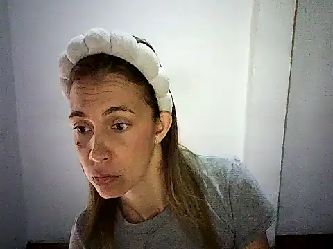 Sophy cambell online show from March 11, 1:25 pm