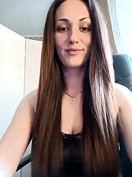 LunaCrystall online show from May 3, 4:32 pm