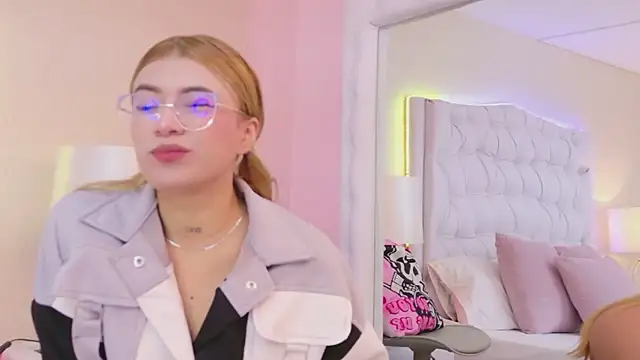 NinaSantoss online show from March 14, 11:22 am