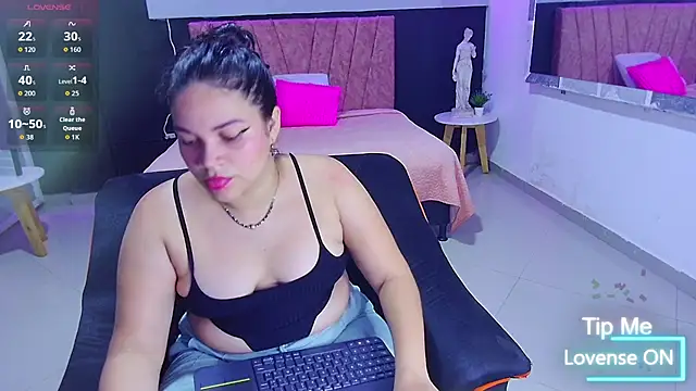 scarlettt  joness online show from May 15, 3:22 am