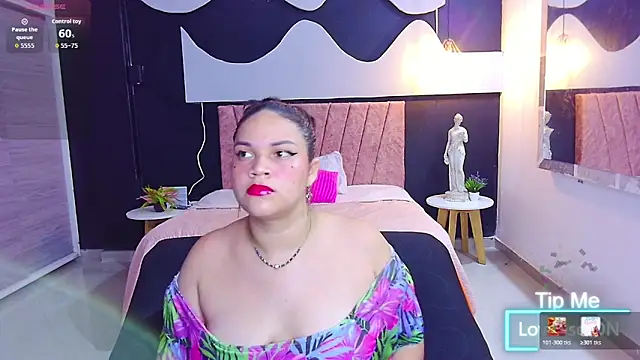 scarlettt  joness online show from May 1, 2:26 am