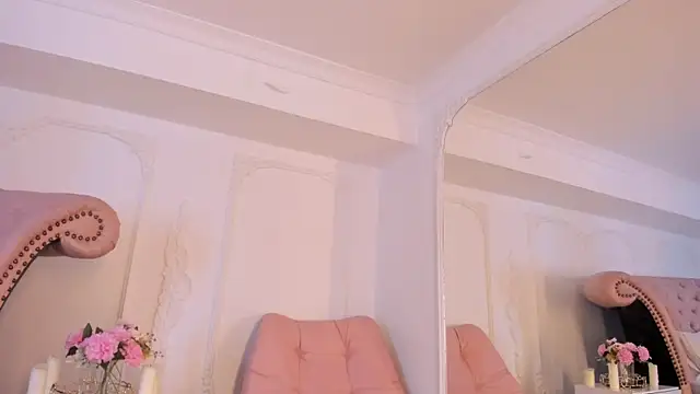 LucianaBlanco  online show from April 29, 4:53 pm