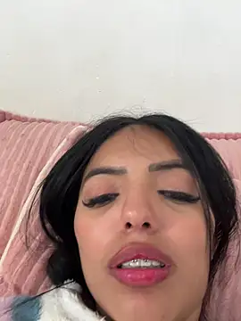 sylphiee  online show from March 12, 2:42 pm