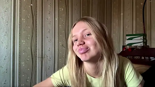 Ashleycol online show from March 22, 9:15 am