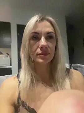 Emelis  online show from March 19, 11:53 pm