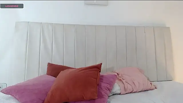 candy  space online show from March 11, 9:17 pm