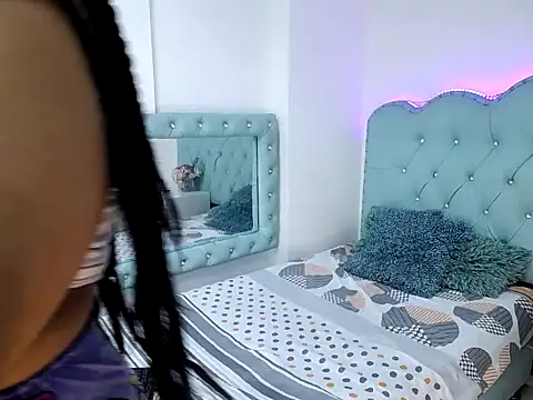 Cataleya Bonnet online show from March 18, 3:55 am