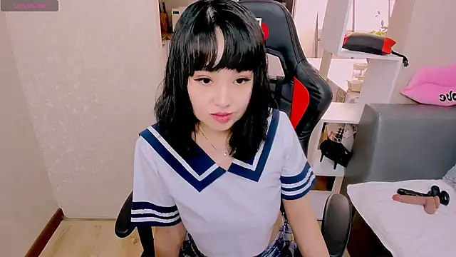 Snapshot of Akiko_Yun chatting on October 11, 10:42 am Akiko Yun online show from October 11, 10:42 am