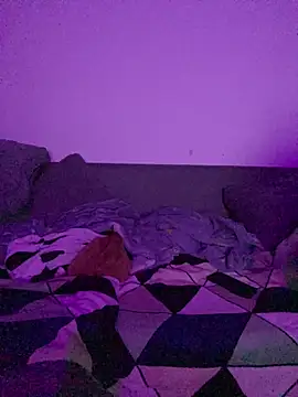 Poison Ivy 29 online show from July 29, 9:59 pm