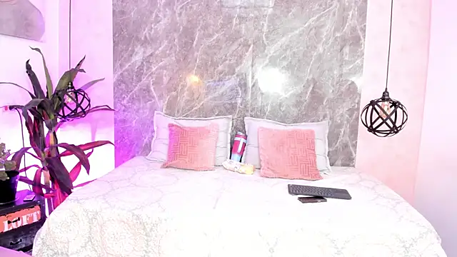 Megan Stein online show from July 10, 9:59 pm
