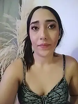 isabellaHill2 online show from August 6, 5:36 am