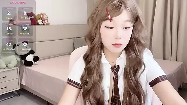 Sisi-000 online show from May 13, 2:23 pm