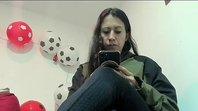 ItsAmara online show from July 8, 12:51 pm